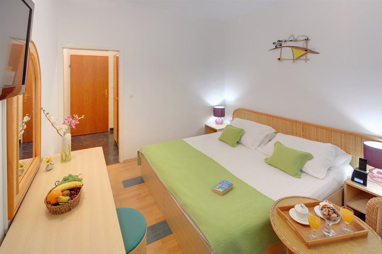 Hotel Villa Adriatica - Adults Only Supetar Exterior foto
